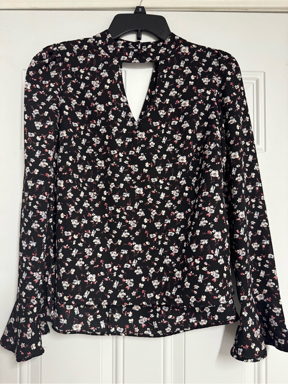 About A Girl Black Floral Keyhole Blouse with White and Pink Accents Size Small